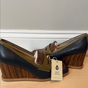Sanctuary Women's Black and Tan Wedge Shoes